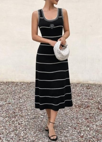 Vestido de punto aplicación de flor